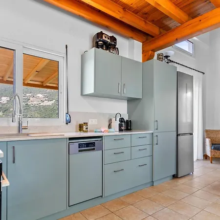 Carisma - Natural Style For 14 People Mikros Gialos